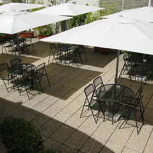 Travel Park מלון